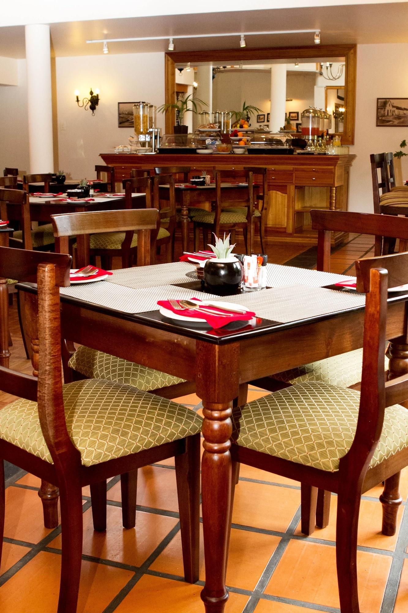 ג'ורג' Oakhurst Hotel מראה חיצוני תמונה