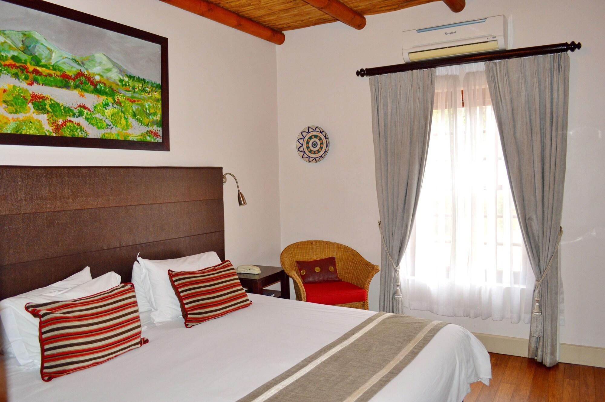 ג'ורג' Oakhurst Hotel מראה חיצוני תמונה